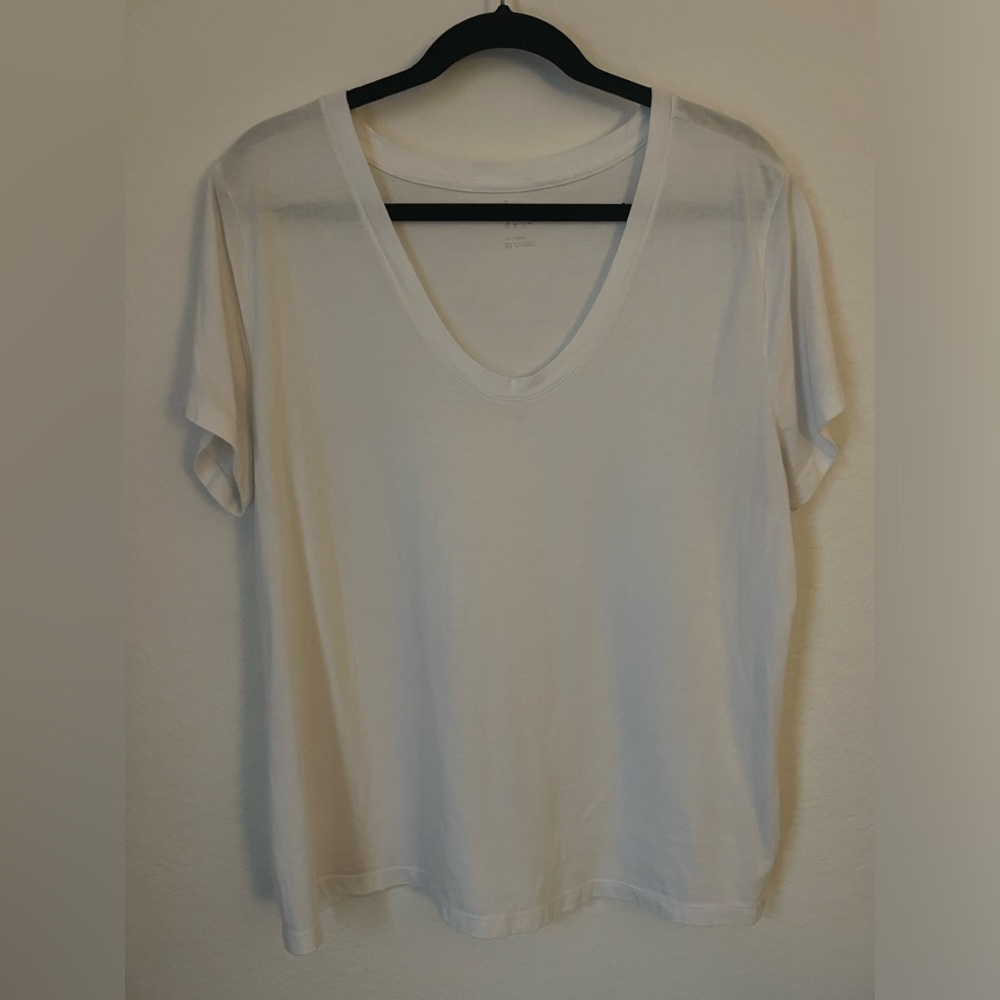 White t-shirt